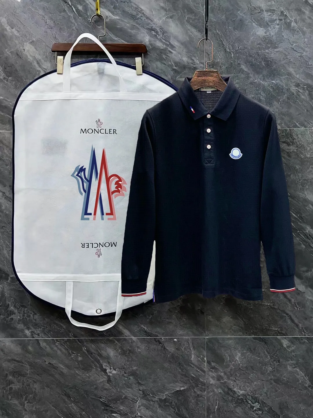 MONCLER/ SS Polo 。 T . . ! Piquet , “ ”。 . , , logo ， ， ， ， ， ， 。 Black/White/ Size：M~3XL